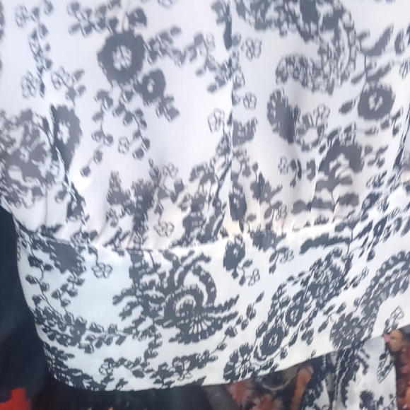 Rebecca Minkoff Black/White Paisley Sleeveless Top - Picture 5 of 8